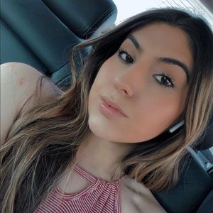 Meet your Posher, Olivia